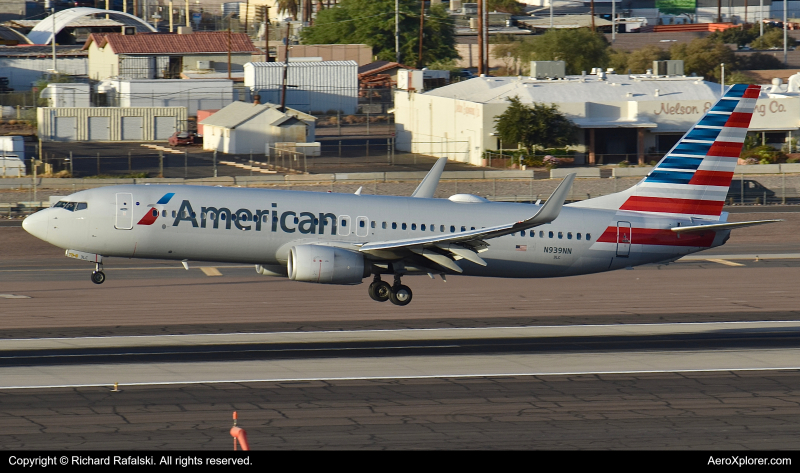 Photo of N939NN - American Airlines  Boeing 737-800 at PHX on AeroXplorer Aviation Database