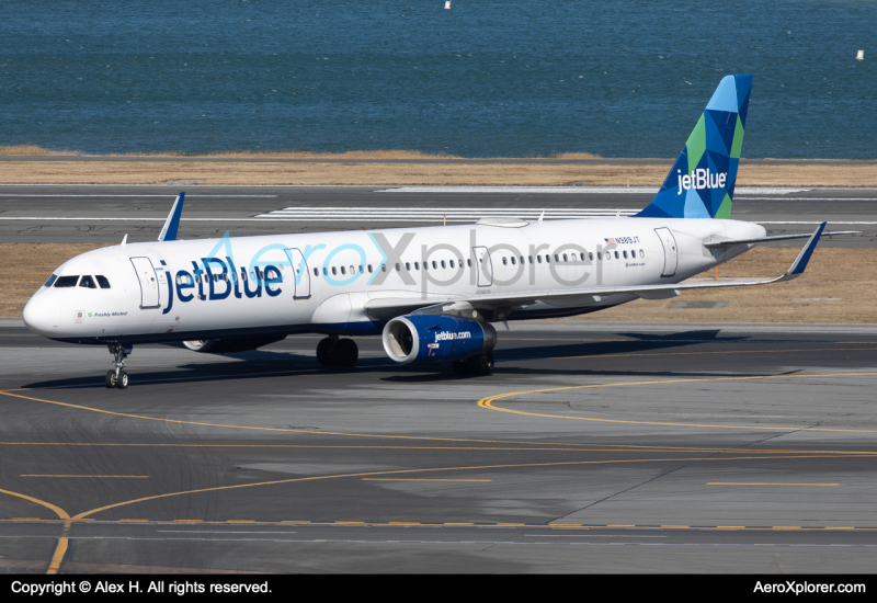 Photo of N989JT - JetBlue Airways Airbus A321-200 at BOS on AeroXplorer Aviation Database