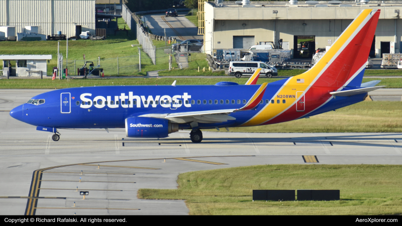 Photo of N208WN - Southwest Airlines Boeing 737-700 at FLL on AeroXplorer Aviation Database
