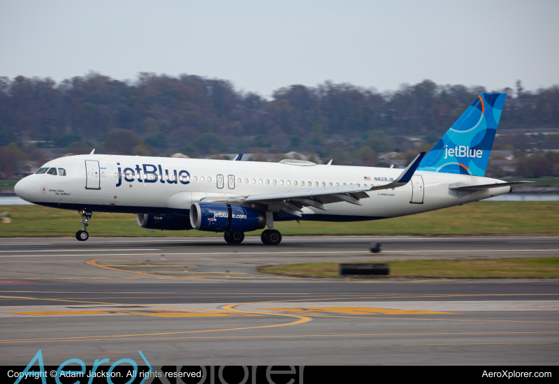 Photo of N828JB - JetBlue Airways Airbus A320 at DCA on AeroXplorer Aviation Database