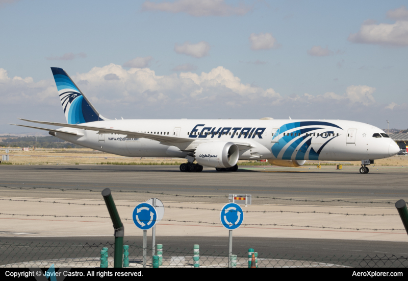 Photo of SU-GES - EgyptAir Boeing 787-9 at MAD on AeroXplorer Aviation Database