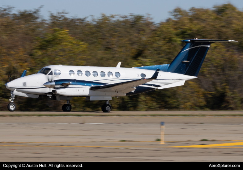 Photo of N93CQ - PRIVATE Beechcraft King Air 350 at AGC on AeroXplorer Aviation Database