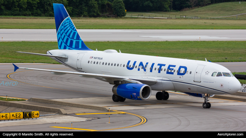 Photo of N879UA - United Airlines Airbus A319 at CMH on AeroXplorer Aviation Database