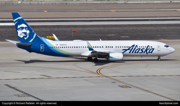 Photo of N309AS - Alaska Airlines Boeing 737-900 at PHX on AeroXplorer Aviation Database