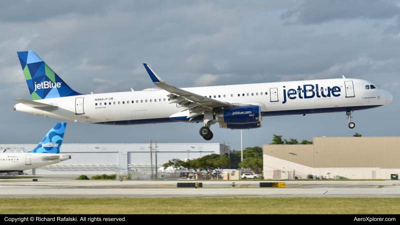 Photo of N988JT - JetBlue Airways Airbus A321-200 at FLL on AeroXplorer Aviation Database