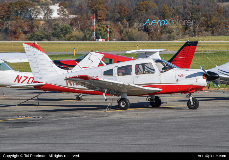 Photo of N1822H - PRIVATE Piper PA-28 at FDK on AeroXplorer Aviation Database