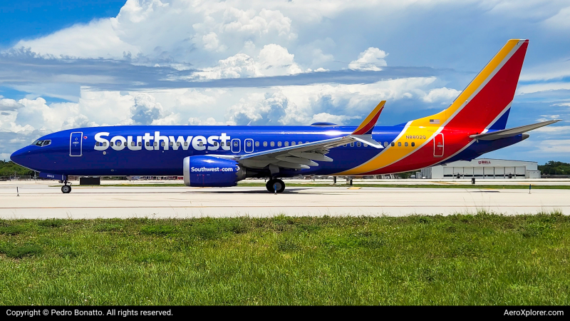 Photo of N8802Q - Southwest Airlines Boeing 737 MAX 8 at FLL on AeroXplorer Aviation Database