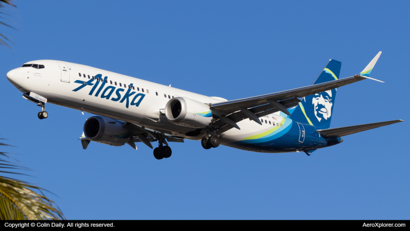 Photo of N936AK - Alaska Airlines Boeing 737 MAX 9 at MIA on AeroXplorer Aviation Database