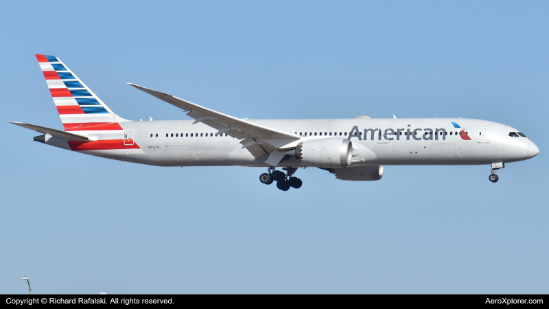 Photo of N820AL - American Airlines Boeing 787-9 at PHX on AeroXplorer Aviation Database