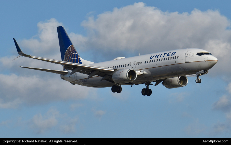 Photo of N12238 - United Airlines Boeing 737-800 at ORD on AeroXplorer Aviation Database