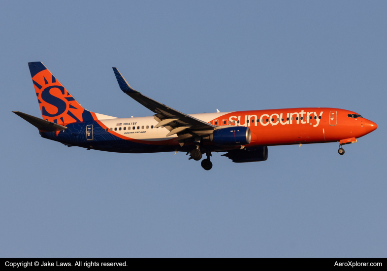 Photo of N847SY - Sun Country Airlines Boeing 737-800 at IAD on AeroXplorer Aviation Database