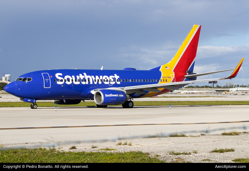 Photo of N437WN - Southwest Airlines Boeing 737-700 at FLL on AeroXplorer Aviation Database