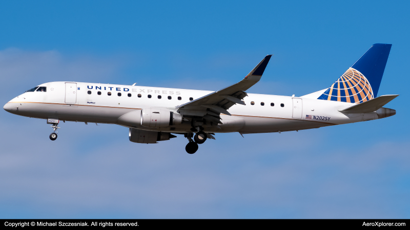 Photo of N202SY - United Express Embraer E175 at ORD on AeroXplorer Aviation Database