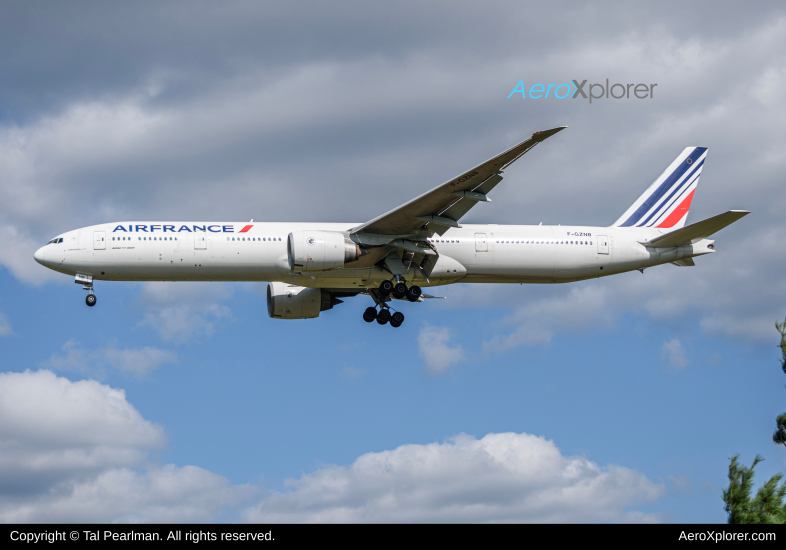 Photo of F-GZNB - Air France Boeing 777-300ER at IAD on AeroXplorer Aviation Database