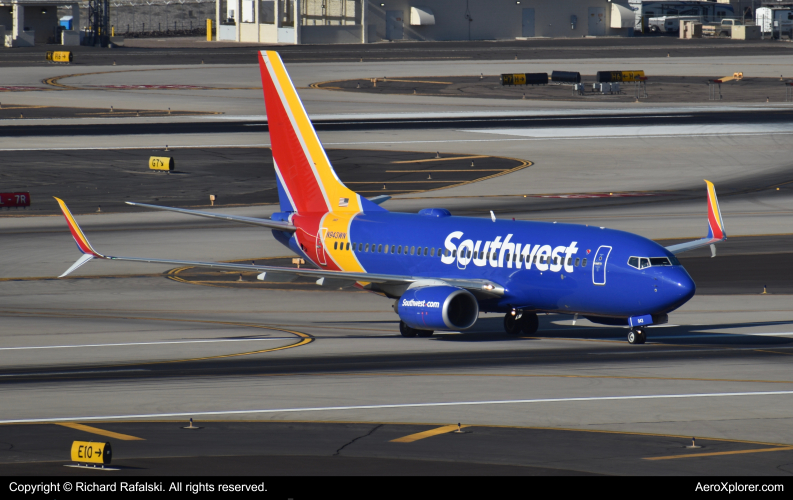 Photo of N943WN - Southwest Airlines Boeing 737-700 at PHX on AeroXplorer Aviation Database