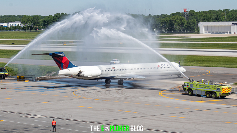 Photo of N978DL - Delta Airlines McDonnell Douglas MD-88 at CMH on AeroXplorer Aviation Database