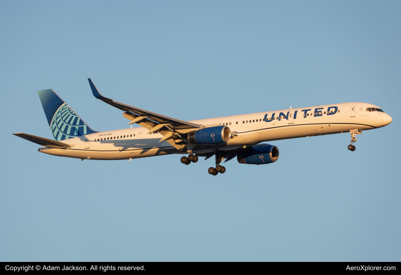 Photo of N75851 - United Airlines Boeing 757-300 at IAD on AeroXplorer Aviation Database