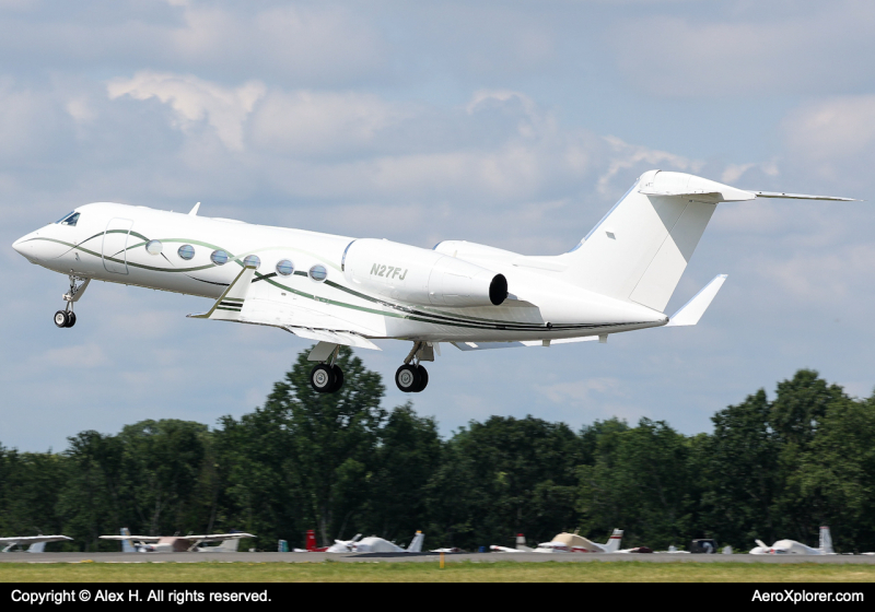 Photo of N27FJ - Executive Jet Management  Gulfstream G450 at OXC on AeroXplorer Aviation Database