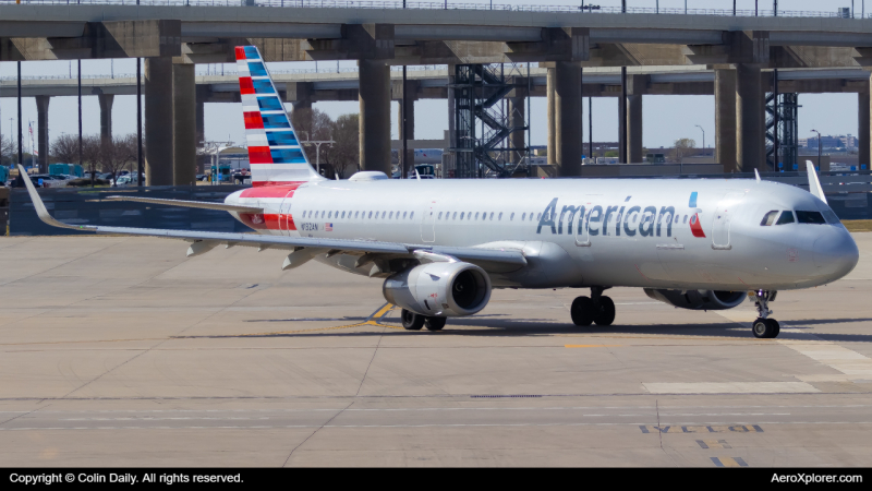 Photo of N132AN - American Airlines Airbus A321-200 at DFW on AeroXplorer Aviation Database