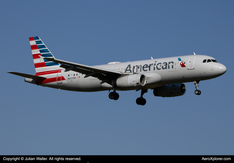 Photo of N657AW - American Airlines Airbus A320 at CLT on AeroXplorer Aviation Database