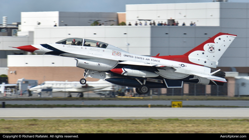 Photo of 92-3908 - USAF - United States Air Force General Dynamics F-16 Fighting Falcon at DAB on AeroXplorer Aviation Database