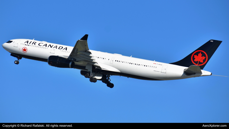 Photo of C-GKUH - Air Canada Airbus A330-300 at KFLL on AeroXplorer Aviation Database