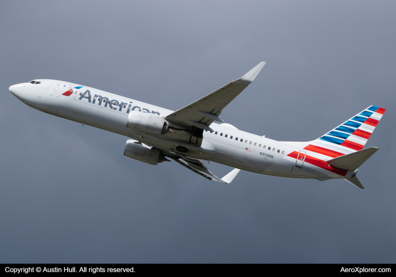 Photo of N958NN - American Airlines Boeing 737-800 at PIT on AeroXplorer Aviation Database