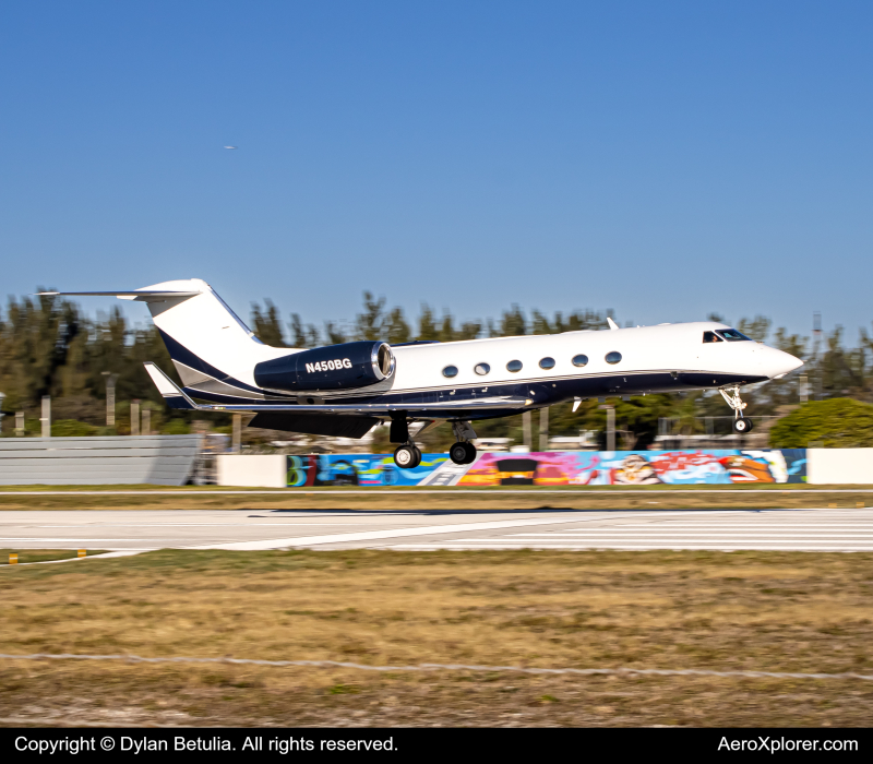 Photo of N450BG - PRIVATE Gulfstream G450 at BCT on AeroXplorer Aviation Database