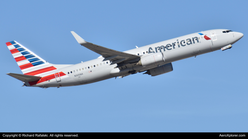 Photo of N305NX - American Airlines Boeing 737-800 at PHX on AeroXplorer Aviation Database