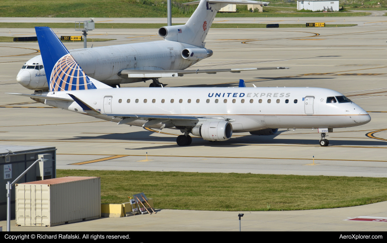 Photo of N213SY - United Express Embraer E175 at ORD on AeroXplorer Aviation Database