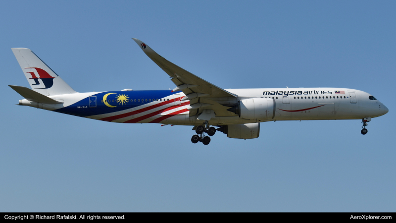 Photo of 9M-MAC - Malaysia Airlines Airbus A350-900 at LHR on AeroXplorer Aviation Database