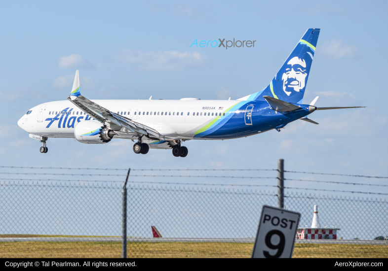 Photo of N985AK - Alaska Airlines Boeing 737 MAX 9 at BWI on AeroXplorer Aviation Database