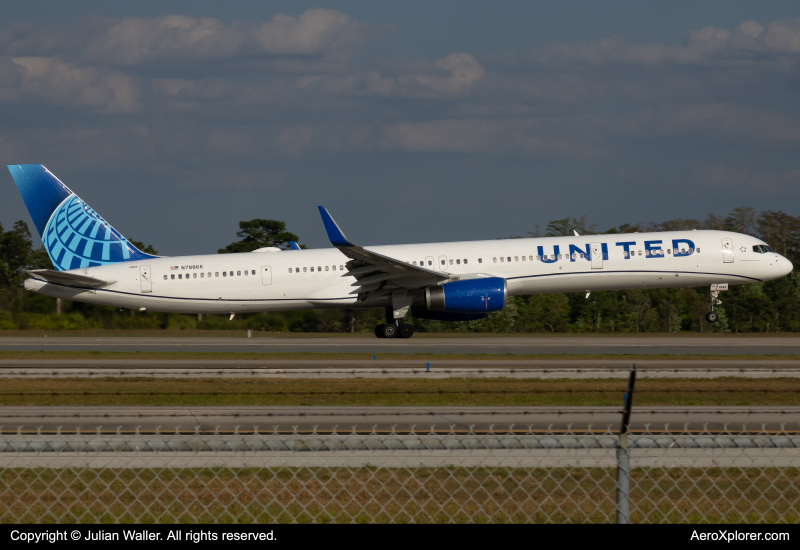 Photo of N78866 - United Airlines Boeing 757-300 at MCO on AeroXplorer Aviation Database