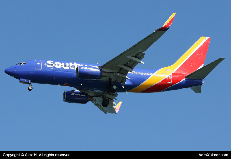 Photo of N763SW - Southwest Airlines Boeing 737-700 at BOS on AeroXplorer Aviation Database