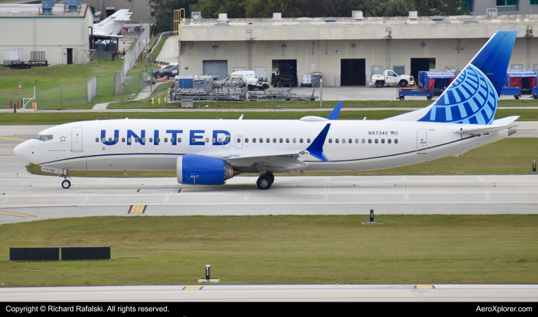 Photo of N47340 - United Airlines Boeing 737 MAX 8 at FLL on AeroXplorer Aviation Database