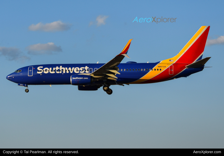 Photo of N8572X - Southwest Airlines Boeing 737-800 at BWI on AeroXplorer Aviation Database