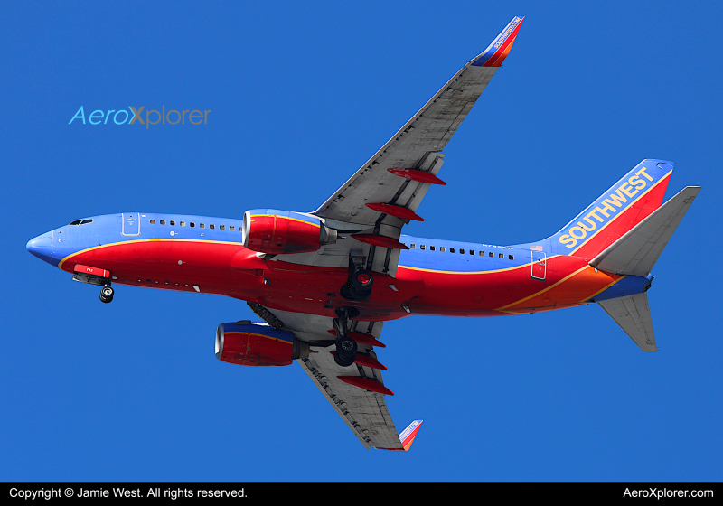 Photo of N783SW - Southwest Airlines Boeing 737-700 at OAK on AeroXplorer Aviation Database