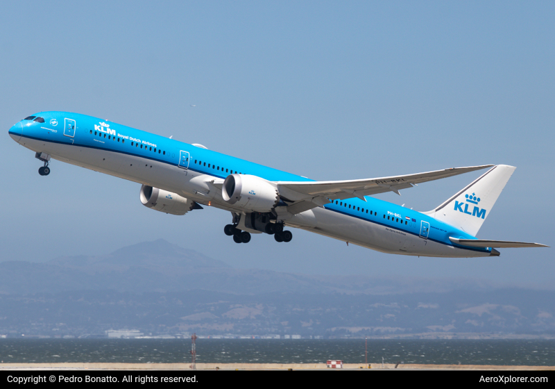 Photo of PH-BKL - KLM Boeing 787-10 at SFO on AeroXplorer Aviation Database