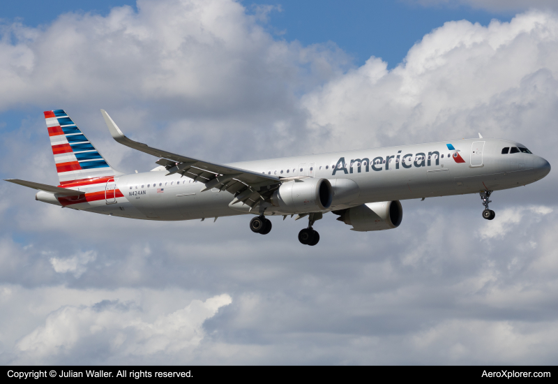 Photo of N440AN - American Airlines Airbus A321NEO at MIA on AeroXplorer Aviation Database