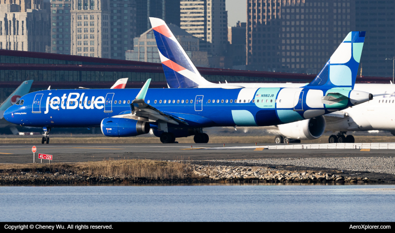 Photo of N982JB - JetBlue Airways Airbus A321-200 at BOS on AeroXplorer Aviation Database