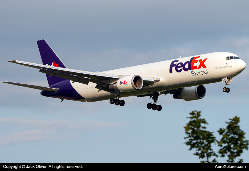 Photo of N287FE - FedEx Boeing 767-300F at CLE on AeroXplorer Aviation Database