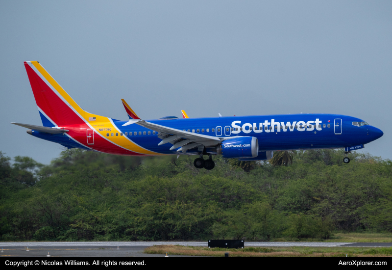 Photo of N8710Q - Southwest Airlines Boeing 737-800ERX at HNL on AeroXplorer Aviation Database