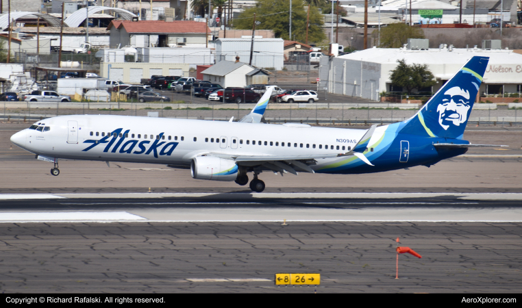 Photo of N309AS - Alaska Airlines Boeing 737-900 at PHX on AeroXplorer Aviation Database