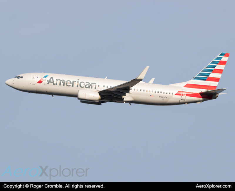 Photo of N971AN - American Airlines Boeing 737-800 at DCA on AeroXplorer Aviation Database