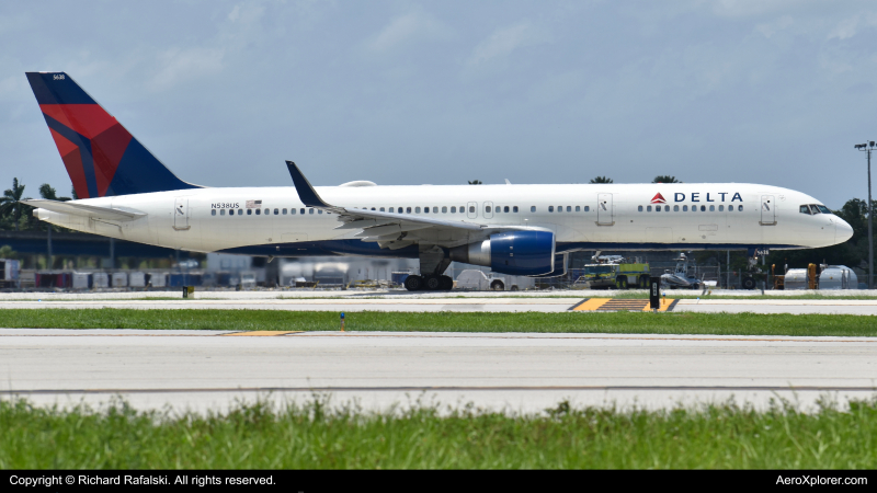 Photo of N538US - Delta Airlines Boeing 757-200 at FLL on AeroXplorer Aviation Database