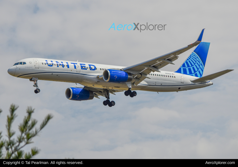 Photo of N29129 - United Airlines Boeing 757-200 at IAD on AeroXplorer Aviation Database