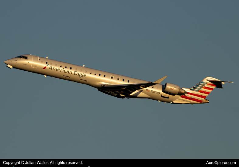 Photo of N584NN - American Eagle Mitsubishi CRJ-900 at CLT on AeroXplorer Aviation Database