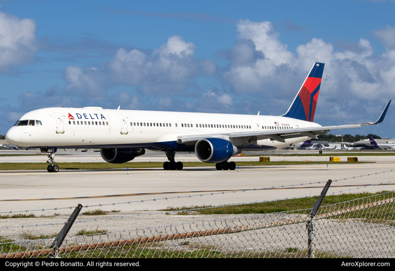 Photo of N582NW - Delta Airlines Boeing 757-300 at FLL on AeroXplorer Aviation Database