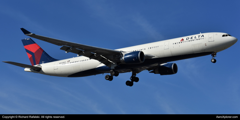 Photo of N823NW - Delta Airlines Airbus A330-300 at ATL on AeroXplorer Aviation Database