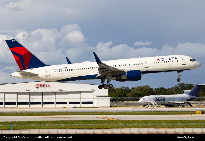 Photo of N552NW - Delta Airlines Boeing 757-200 at FLL on AeroXplorer Aviation Database